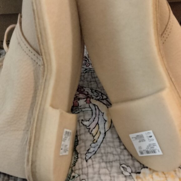 Women's original Clark's Desert Boots, size 9. - Picture 2 of 7